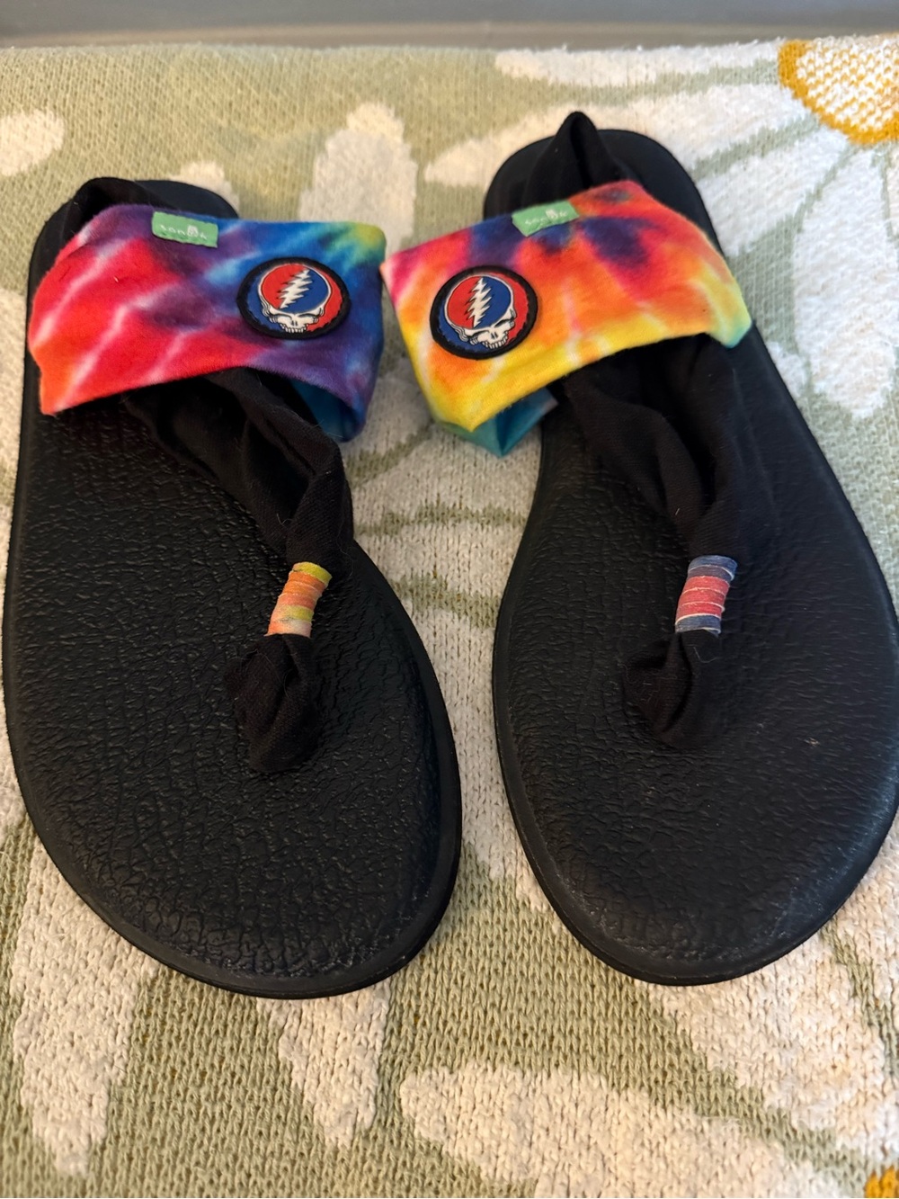 Sanuk Kids' Tie-Dye Yoga Sling Sandals - Black Base with Multicolor Tie-Dye